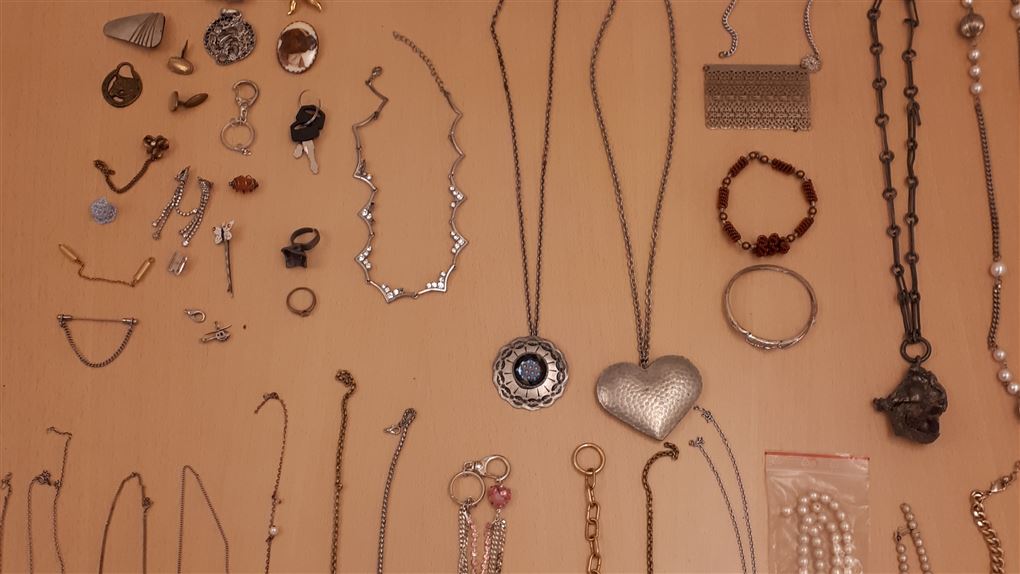billede af en række smykker