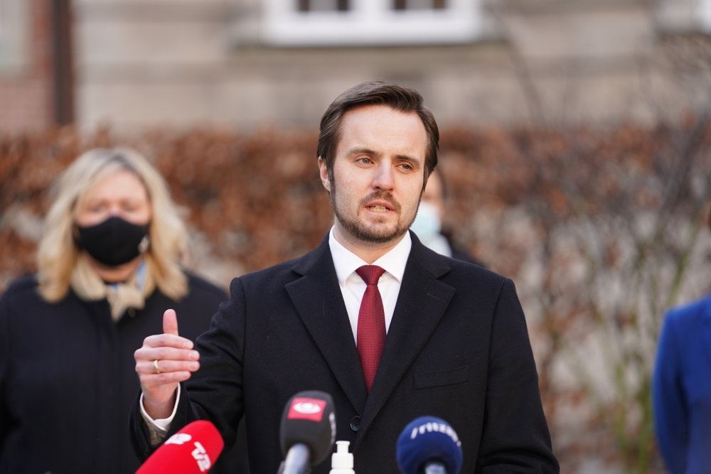 Simon Kollerup i en mørk jakke