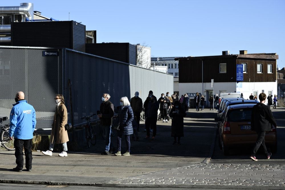 Kø til coronatest
