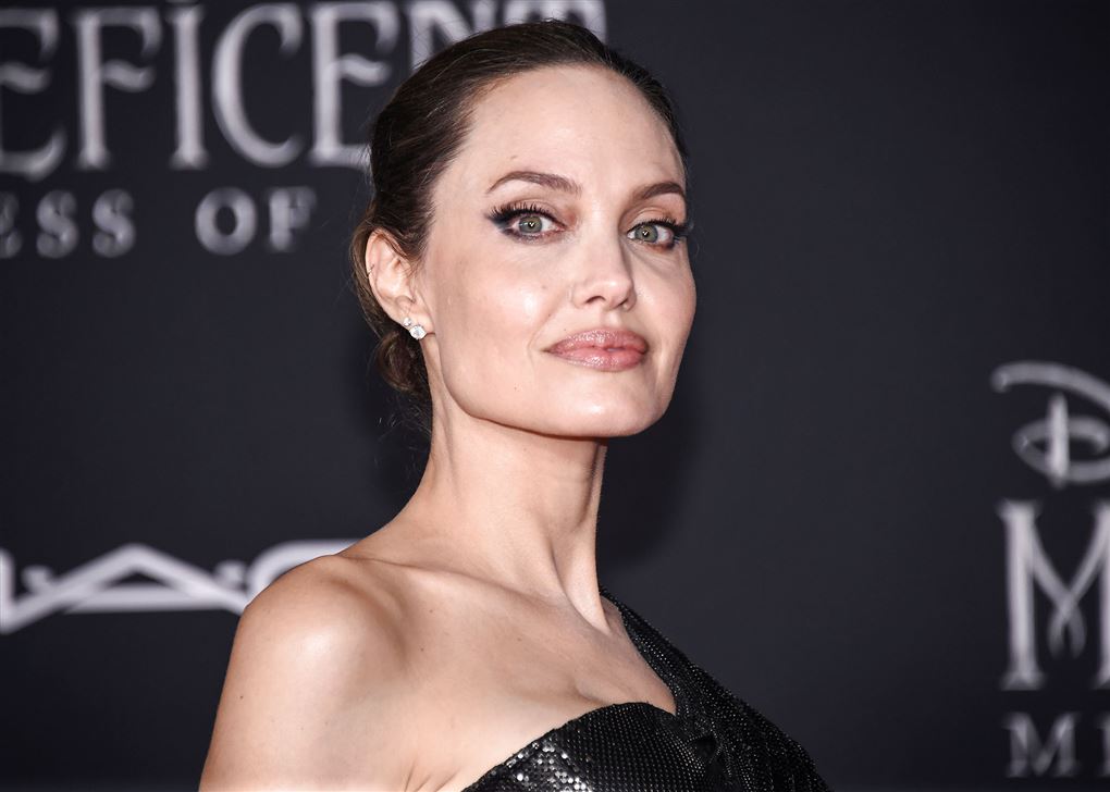 Nærbillede af hollywood-skuespilleren Angelina Jolie. 