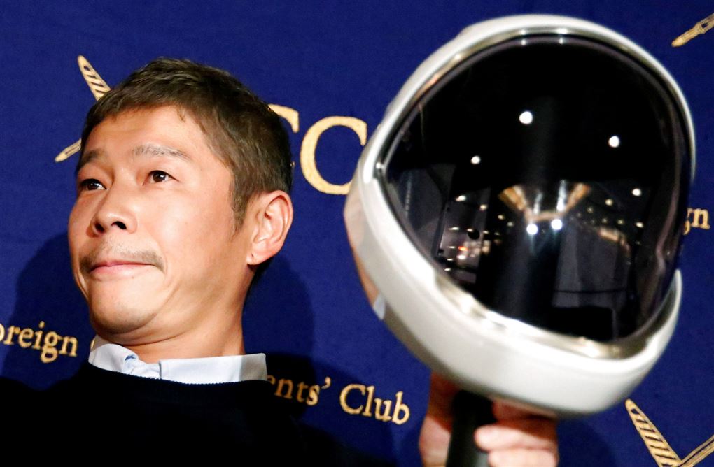 Yusaku Maezawa med rumhjelm