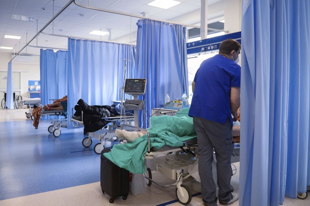 patienter ligger i senge på hospital