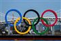De olympiske ringe ved bro i Tokyo