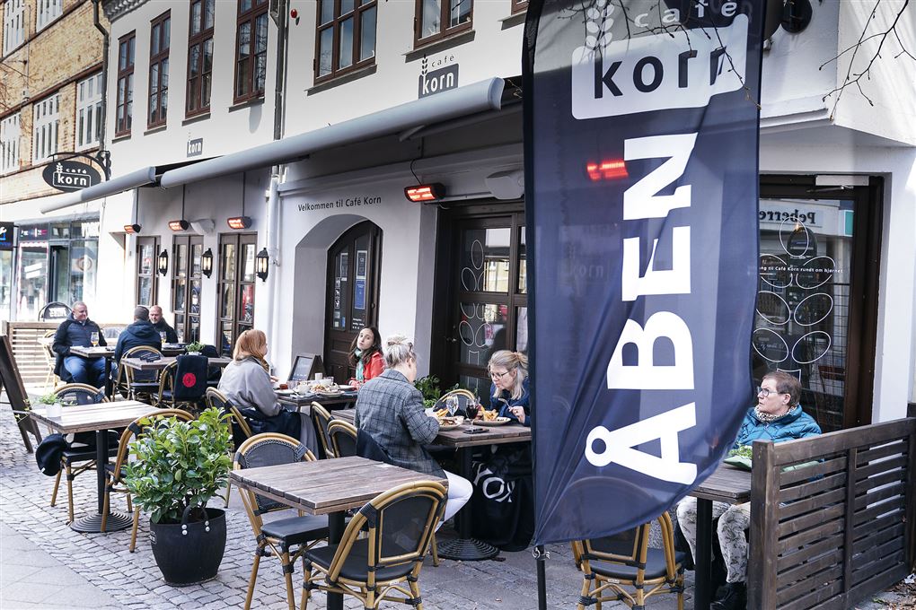 Udendørs cafeliv