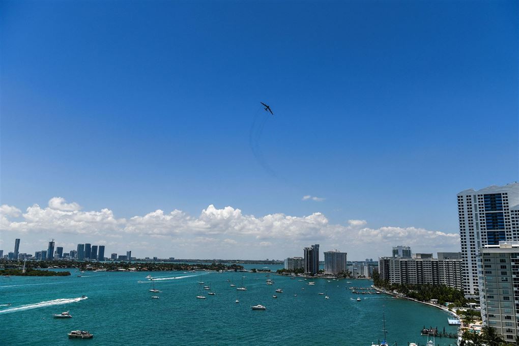 Miami Beach med skyline i baggrunden