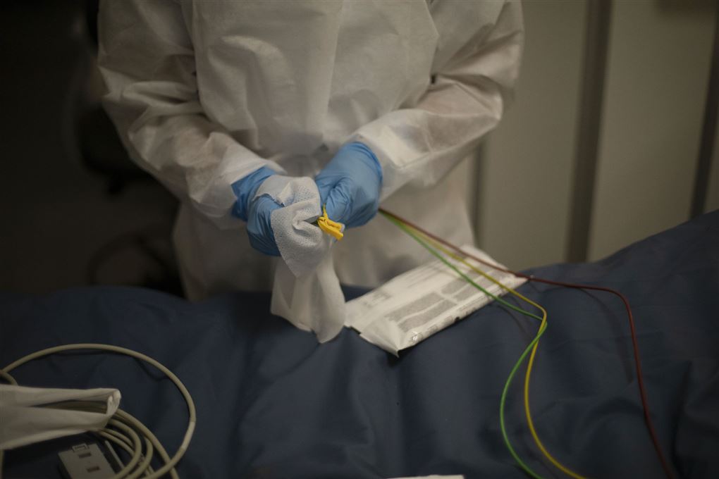 sundhedsperson i hospitalsstue