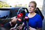 Inger Støjberg interviewes af pressen