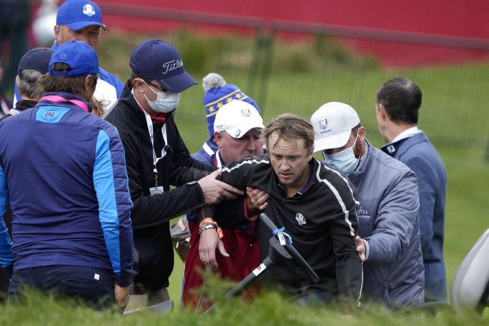 mennesker på golfbane