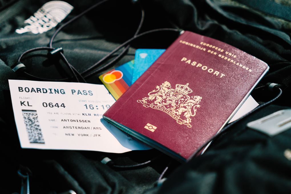 Et pas og en flybillet