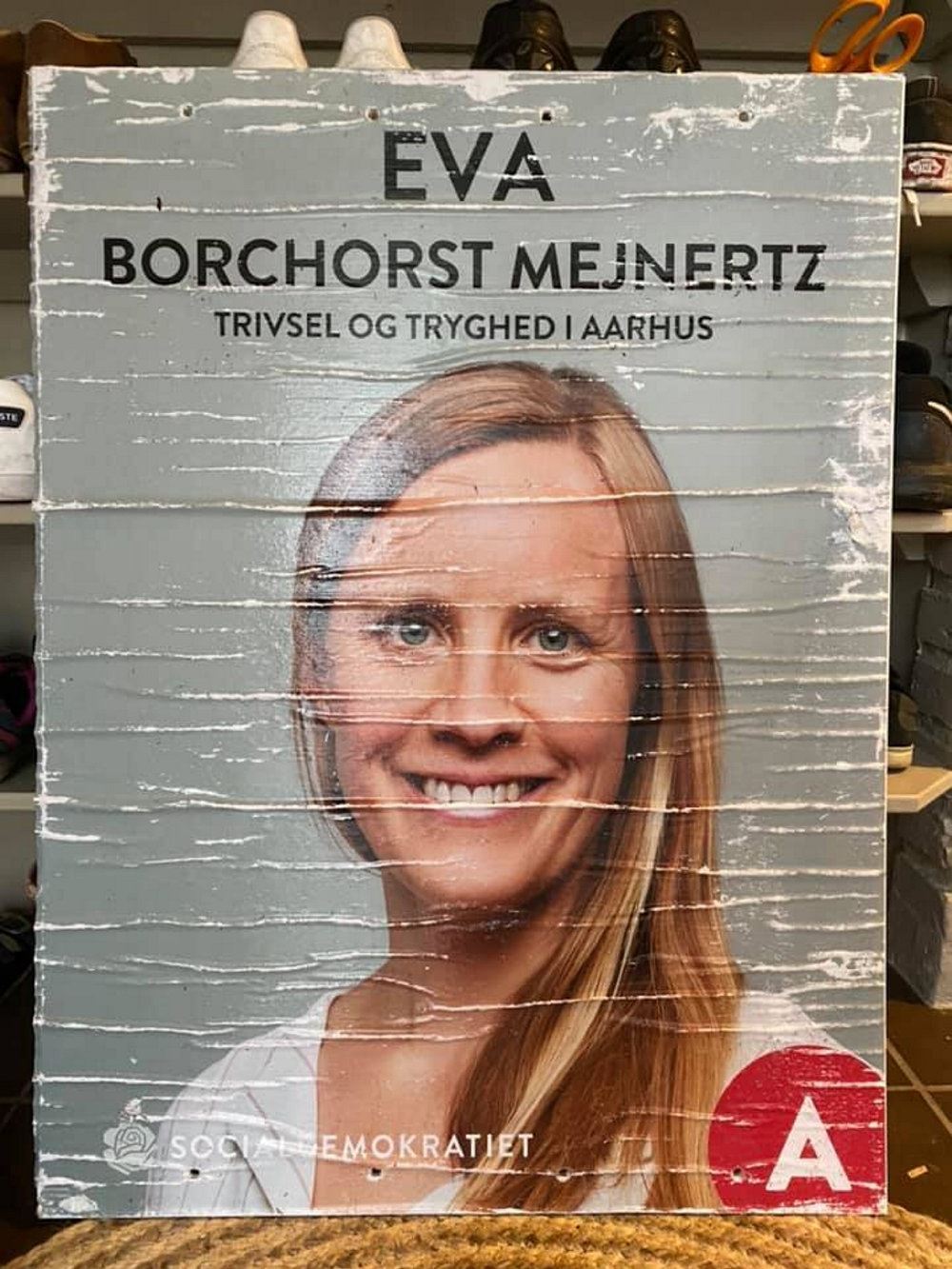 krøllet valgplakat