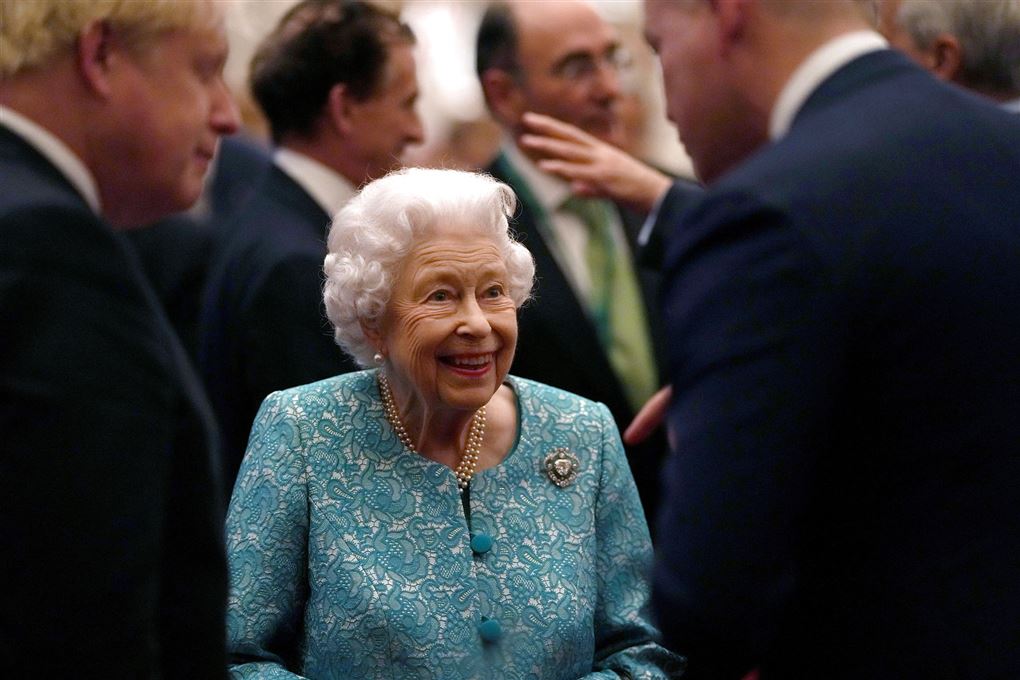 dronning elizabeth smiler