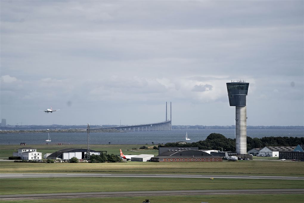 Billede fra Kastrup lufthavn med broen i baggrunden