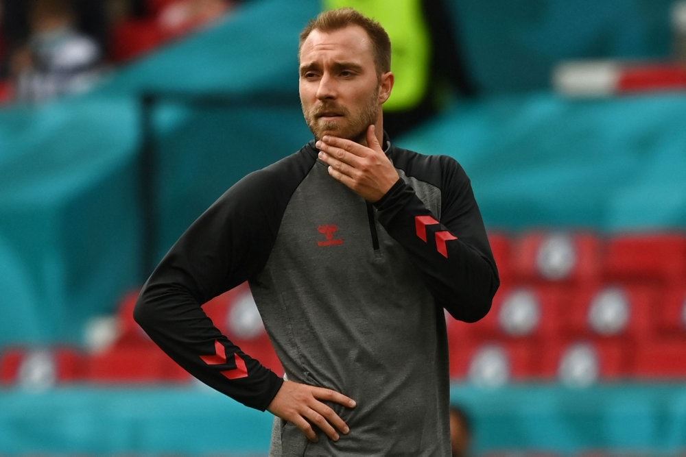 christian eriksen står på banen