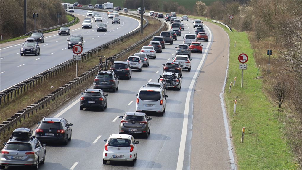 voldsom trafik på motorvej