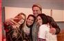 johnny hansen med fans