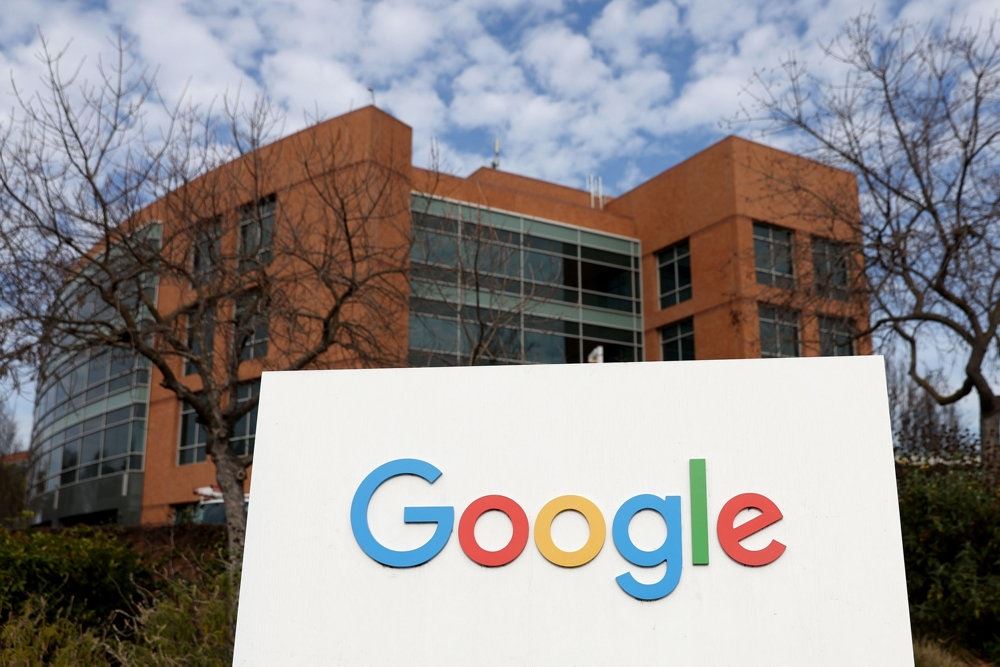 bygning med Google-skilt