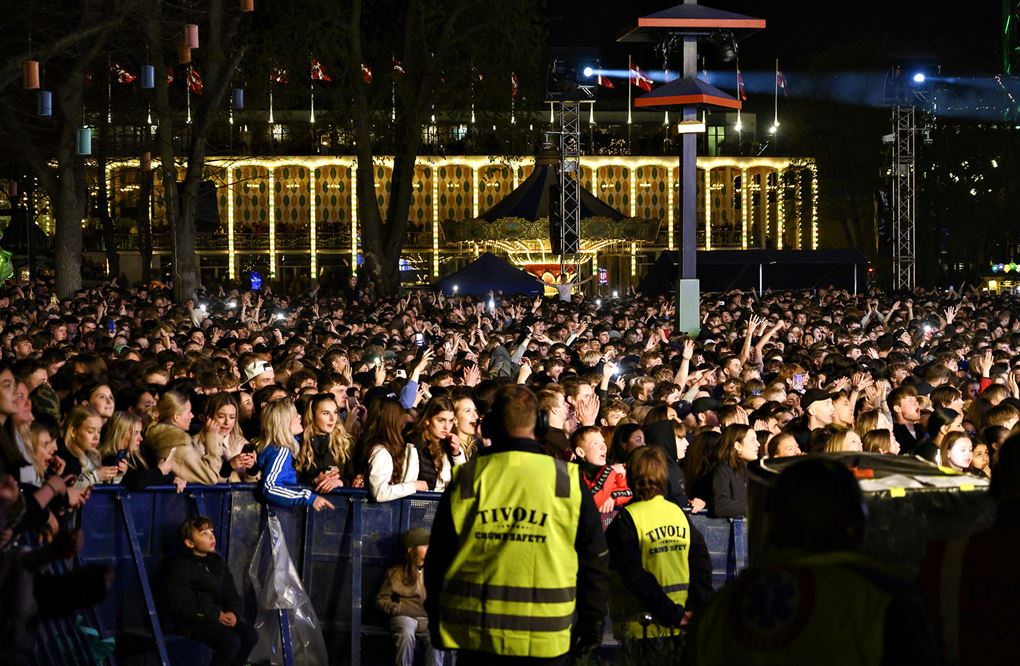 tilskuere til koncert 