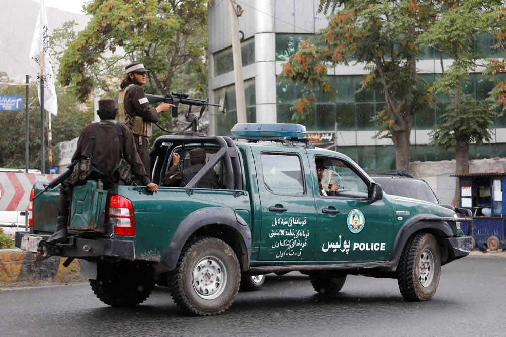 Taliban-politifolk i Kabuls gader