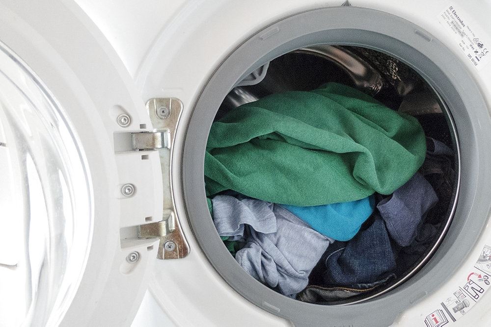 tøj i vaskemaskine