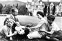 Dronning Elizabeth og prins Philip med børn