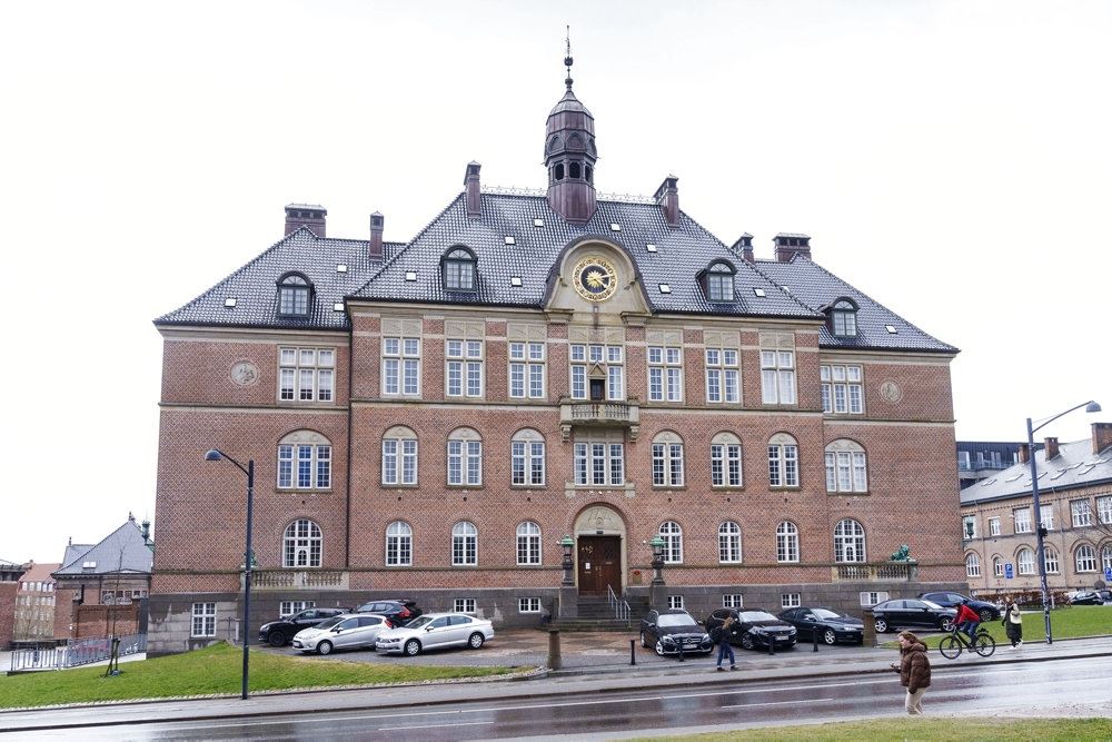 retten i aarhus set udefra 