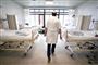 en læge på et hospital