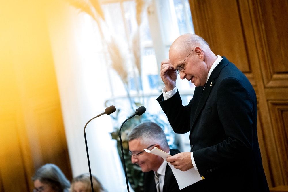 en politiker på talerstol