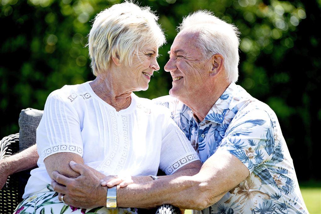 par holder om hinanden - keld og hilda