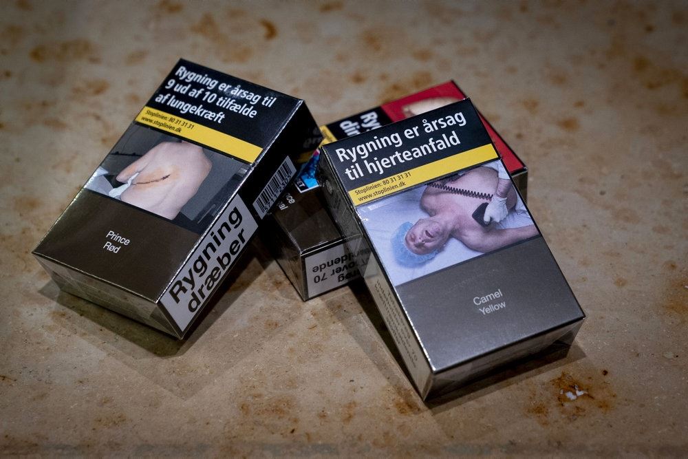 cigaretpakker på bord