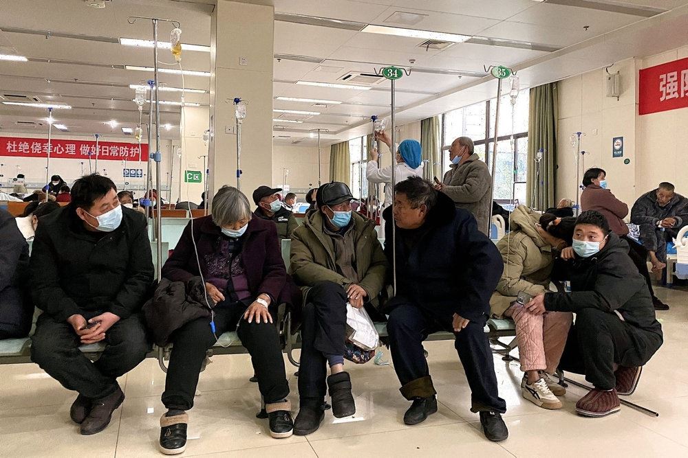 kinesere venter på et hospital