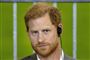 prins harry sidder med headset