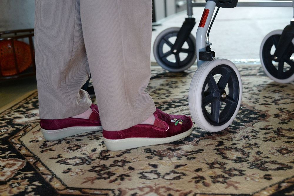 en dame med rollator