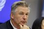 Alec Baldwin ser alvorlig ud