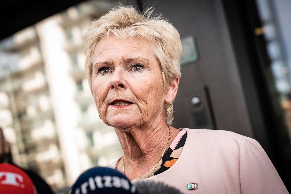 kvinde interviewes til tv