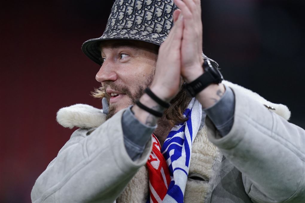 Bendtner klapper