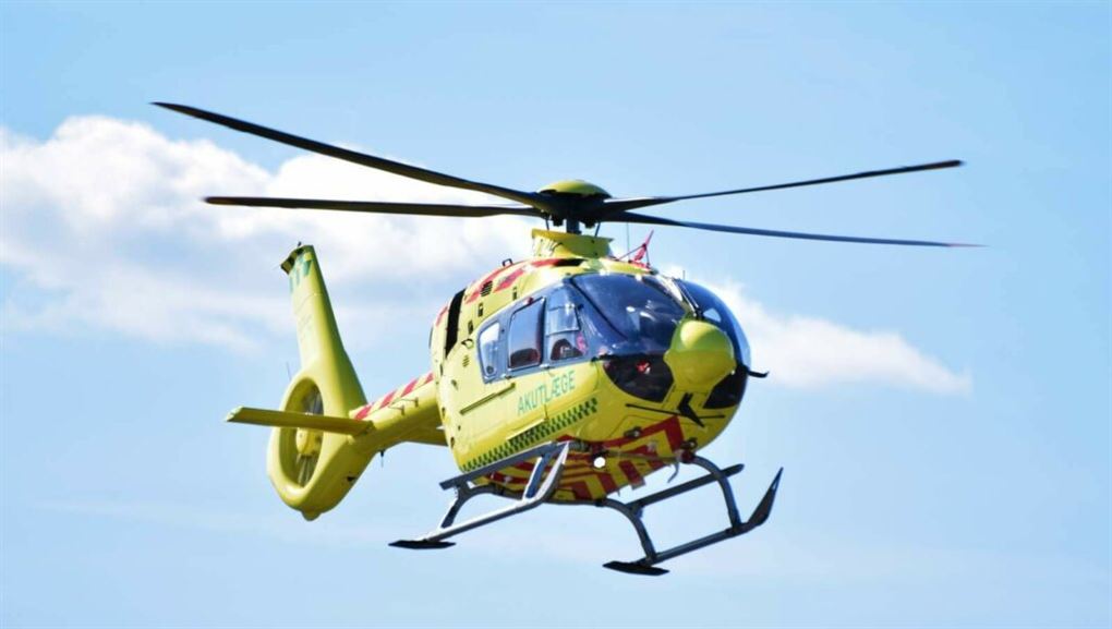 Lægehelikopter i luften