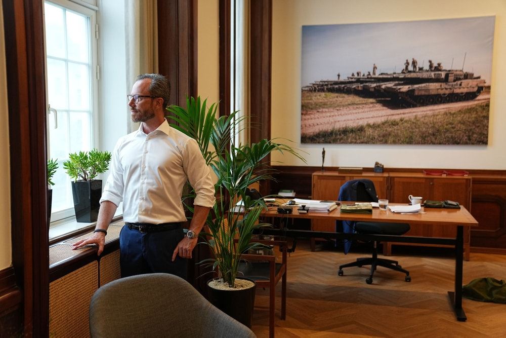 Jakob Ellemann på kontoret