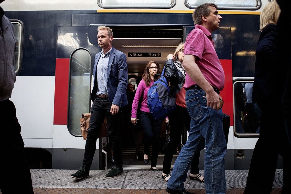 mennesker på station