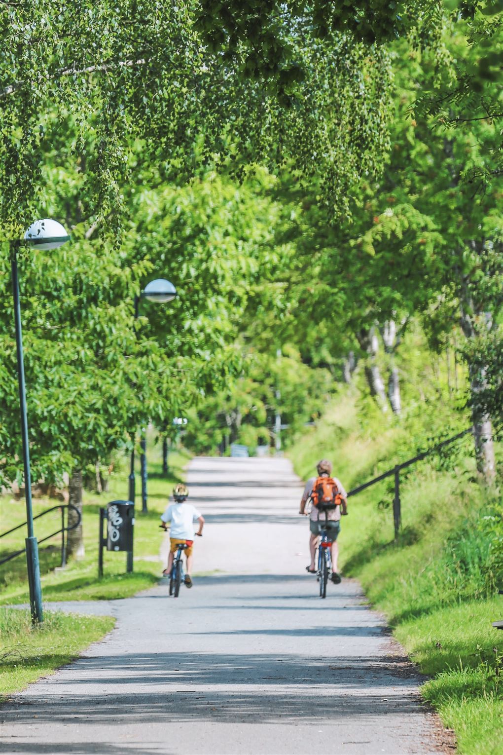 Børn på cykelsti