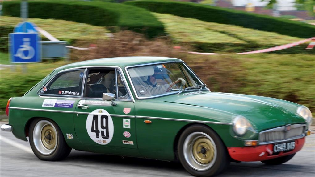 en veteranracer i fuld fart