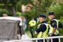 betjente holder øje