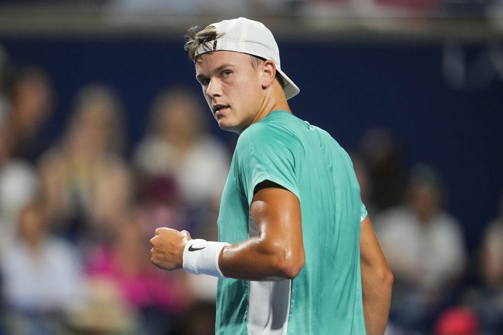 Holger Rune på tennisbanen