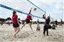 børn spiller beach volley