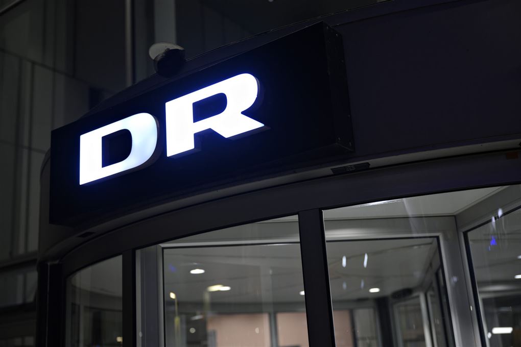 dr logo på bygning