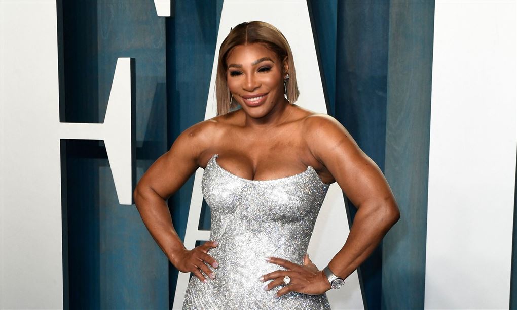 Serena Williams i sølvfarvet gallakjole