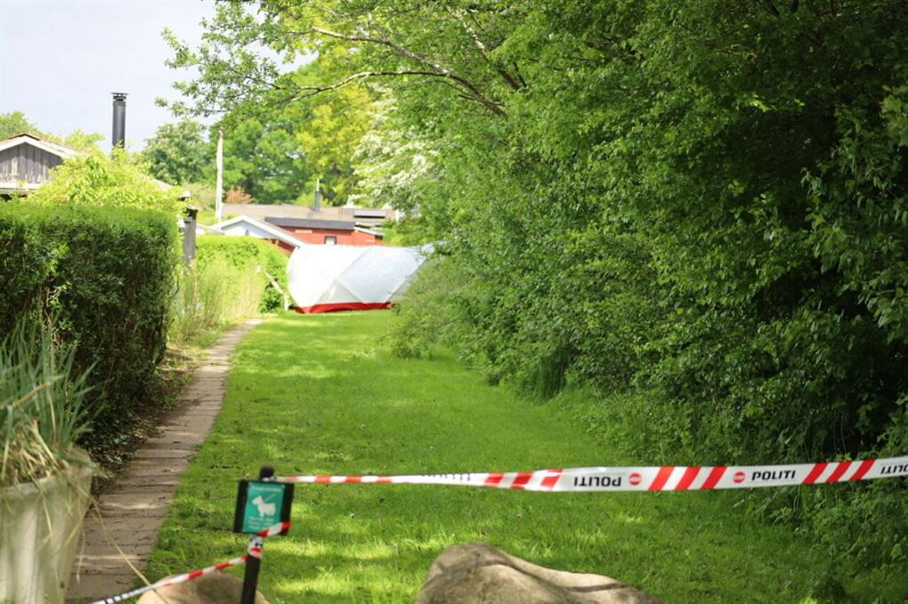 politiafspærring  foran hus