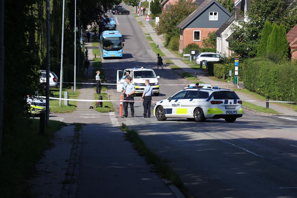 politi har afspærret vej