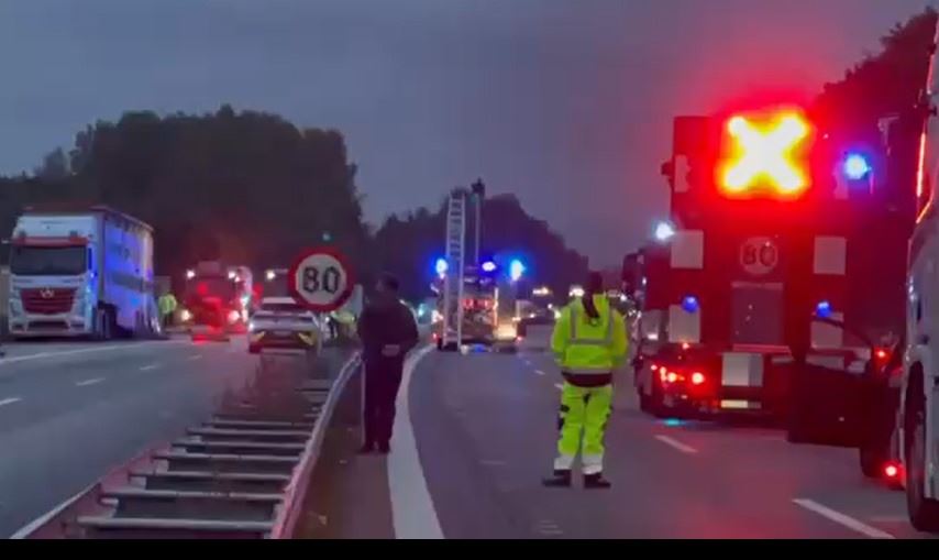 oprydningsarbejde på motorvej