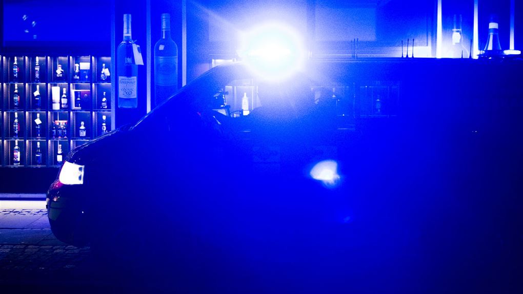 en ambulance i en gade