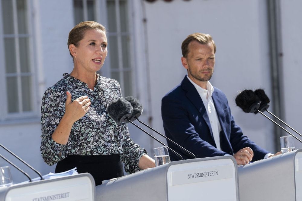 Mette Frederiksen og Peter Hummelgaard på et pressemøde